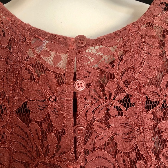 Chelsea28 Short sleeved lace top - Picture 3 of 7